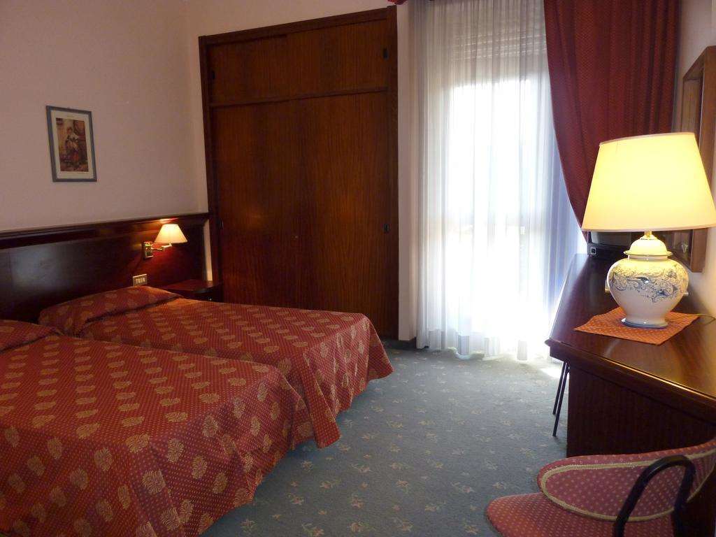 Hotel Torretta Montecatini Terme Habitación foto